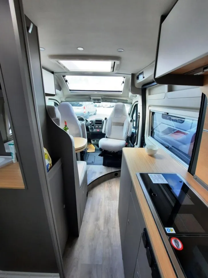 Fahrzeugbild LMC Innovan 600 #4