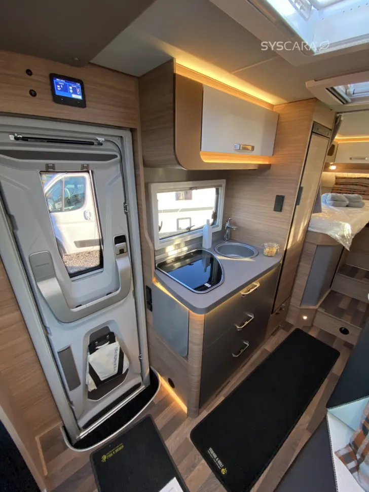 Fahrzeugbild Weinsberg CaraCompact MB EDITION PEPPER 640 MEG #7