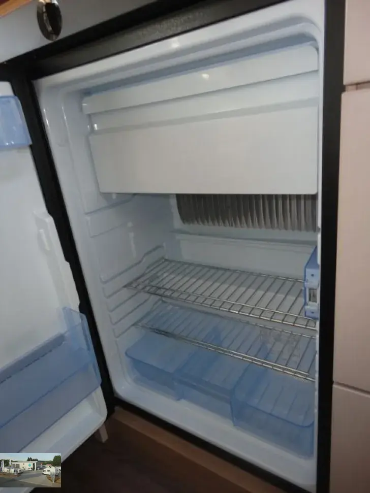 Fahrzeugbild Bürstner Premio 435 TS Nr. 110 - Doppelbett #13