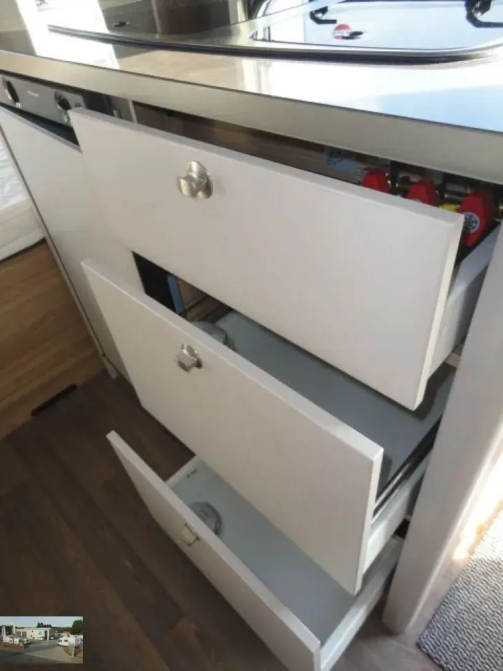 Fahrzeugbild Bürstner Premio 435 TS Nr. 110 - Doppelbett #14