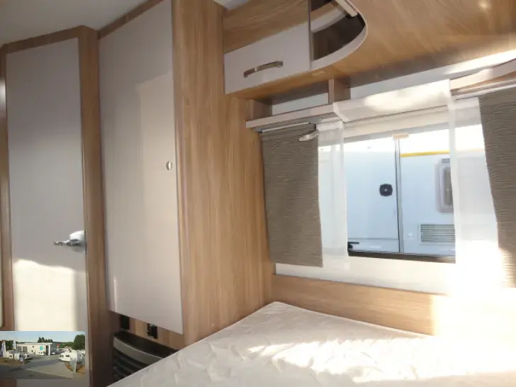 Fahrzeugbild Bürstner Premio 435 TS Nr. 110 - Doppelbett #19