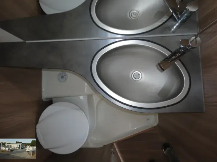 Fahrzeugbild Bürstner Premio 435 TS Nr. 110 - Doppelbett #26