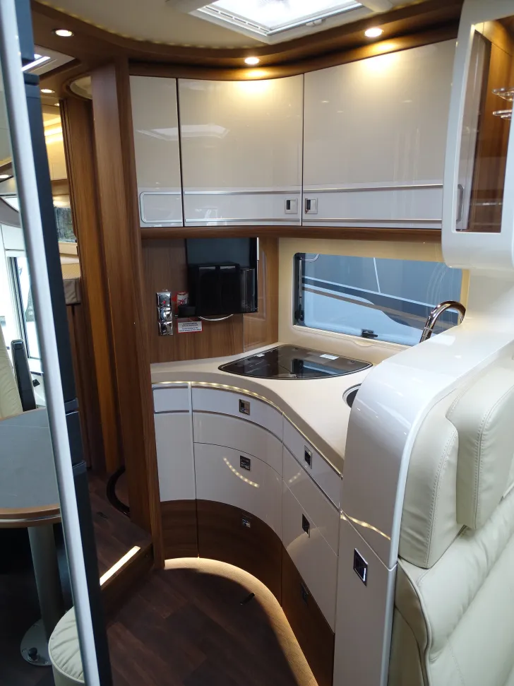 Fahrzeugbild Carthago S-PLUS I 50 LE #8