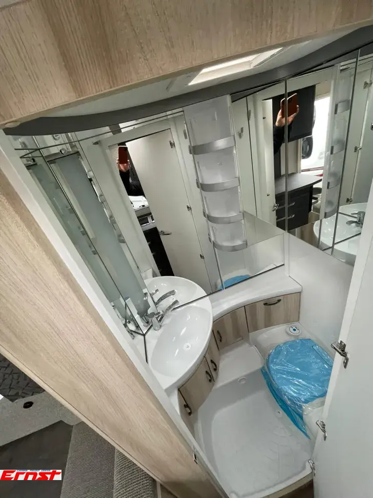 Fahrzeugbild Hobby De Luxe 440 SF #6