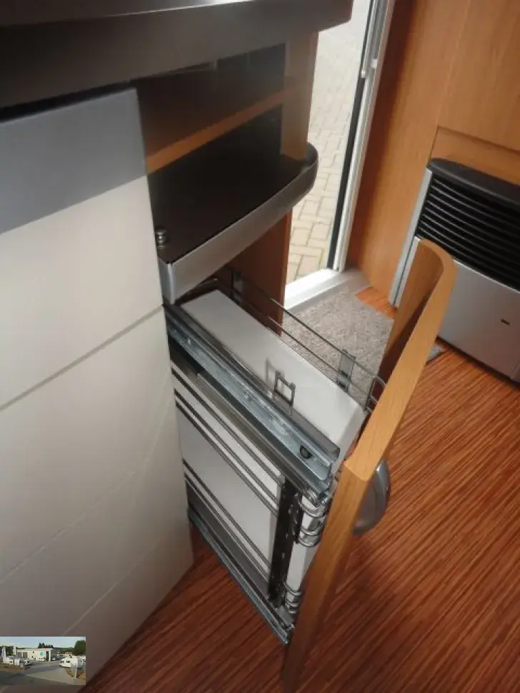 Fahrzeugbild Hobby De Luxe 440 SF Nr. 52-4 - Mover, Doppelb. #12