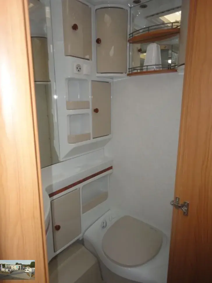 Fahrzeugbild Hobby De Luxe 440 SF Nr. 52-4 - Mover, Doppelb. #25
