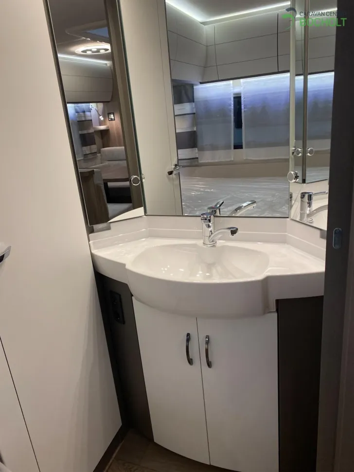 Fahrzeugbild Hobby Excellent Edition 560 KMFe Modell 2024 / 2000 kg Achse #10