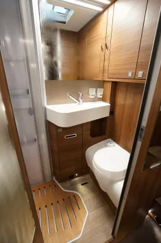 Bild 13 Hymer B-MC I 600 Whiteline Autark/Markise