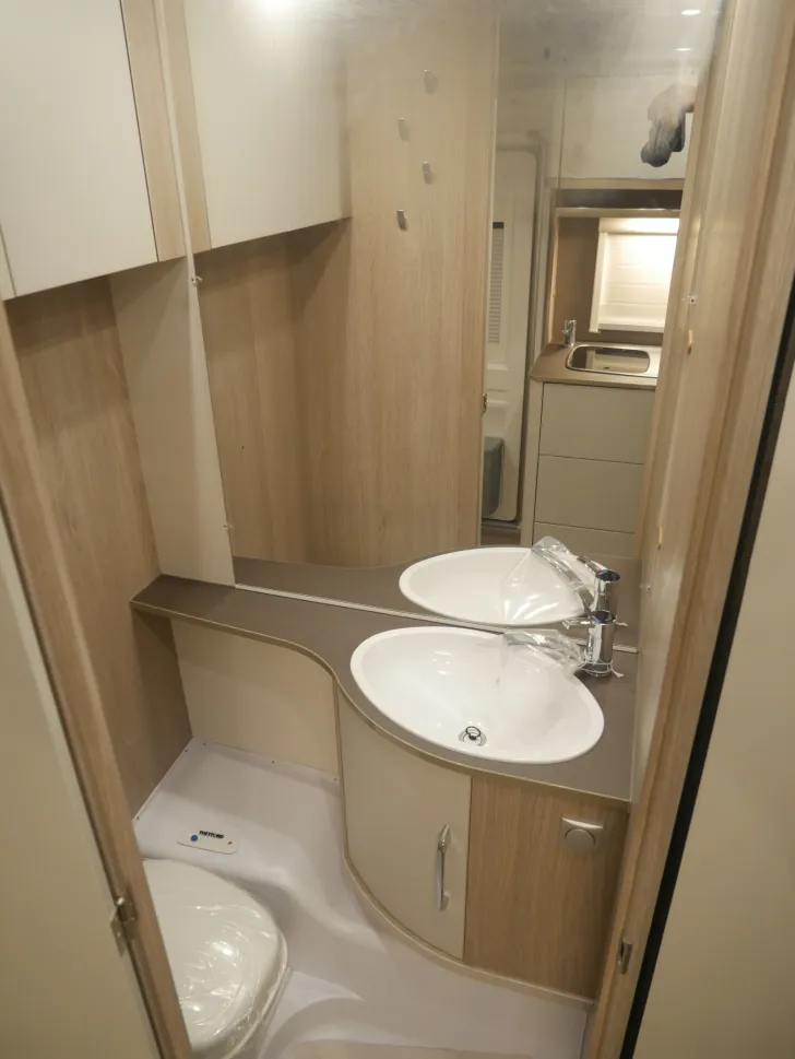 Fahrzeugbild Bürstner Premio Plus 510 TK Dachklima/Hubbett #18