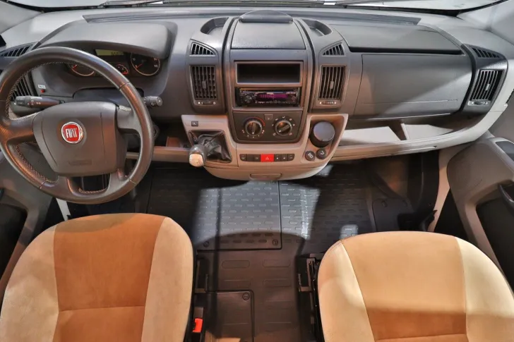 Fahrzeugbild Bürstner Marano T 640/Automatik/Festbett/Klima/Markise #6