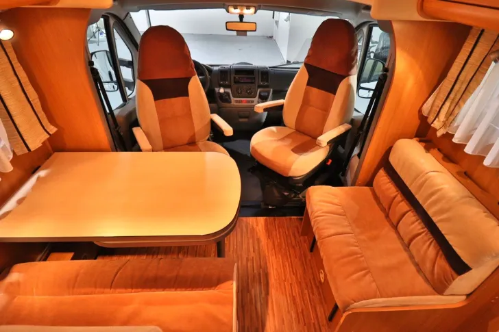 Fahrzeugbild Bürstner Marano T 640/Automatik/Festbett/Klima/Markise #7