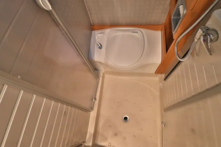 Fahrzeugbild Bürstner Marano T 640/Automatik/Festbett/Klima/Markise #17