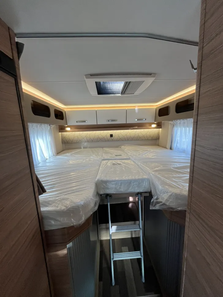 Fahrzeugbild Weinsberg CaraCompact Suite 640 MEG EDITION [PEPPER] #11