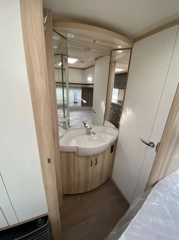 Fahrzeugbild Hobby De Luxe 540 KMFe #9
