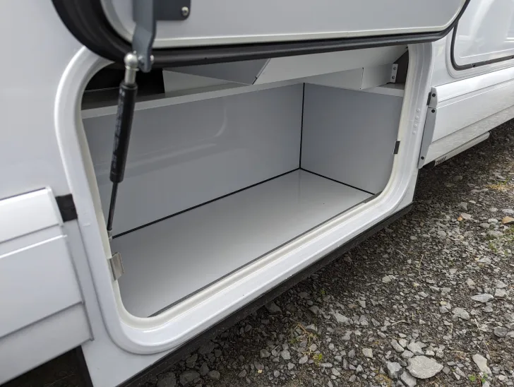 Fahrzeugbild Malibu I 460 LE #44