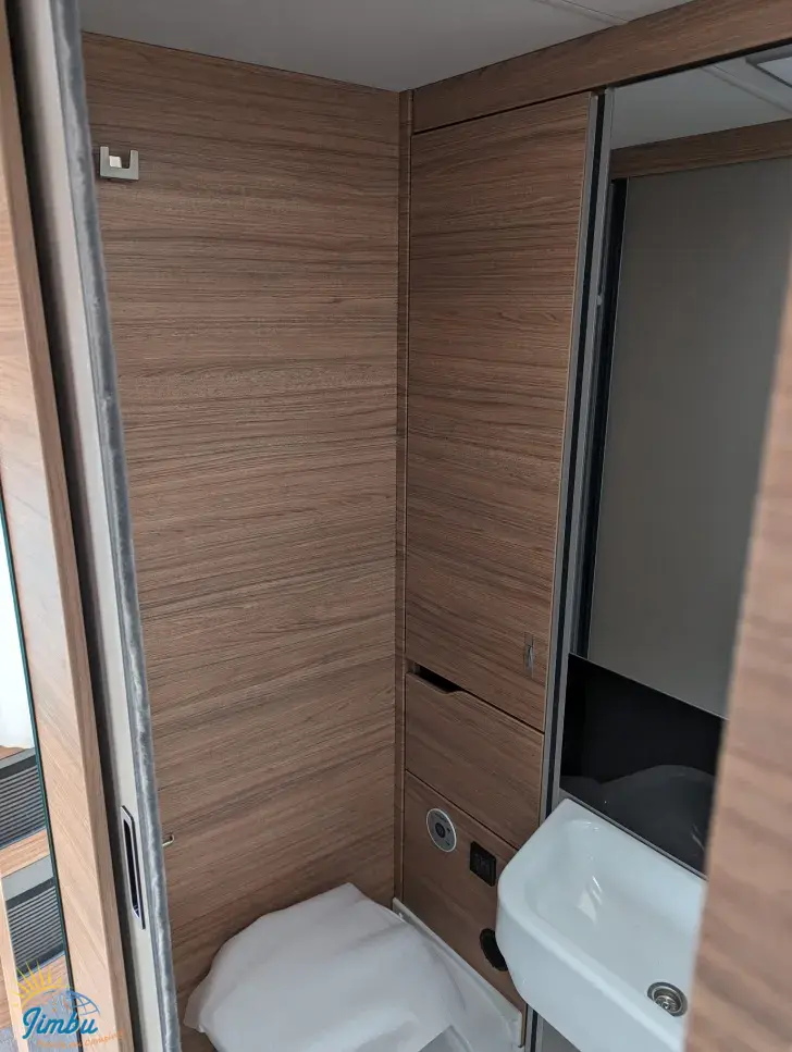 Fahrzeugbild Weinsberg X-CURSION VAN 500 LT EDITION [PEPPER] 150 PS / Automatik, 607 - 1093 #30