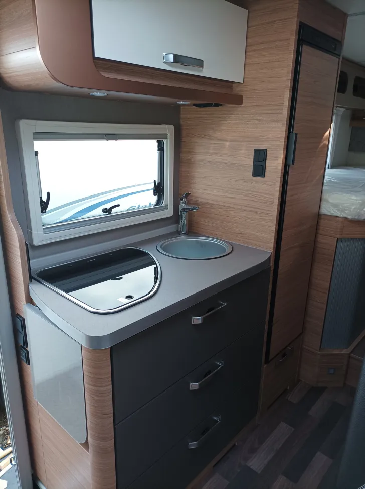 Fahrzeugbild Weinsberg CaraCompact 640 MEG EDITION [PEPPER] 3,5 T - Automatik #11