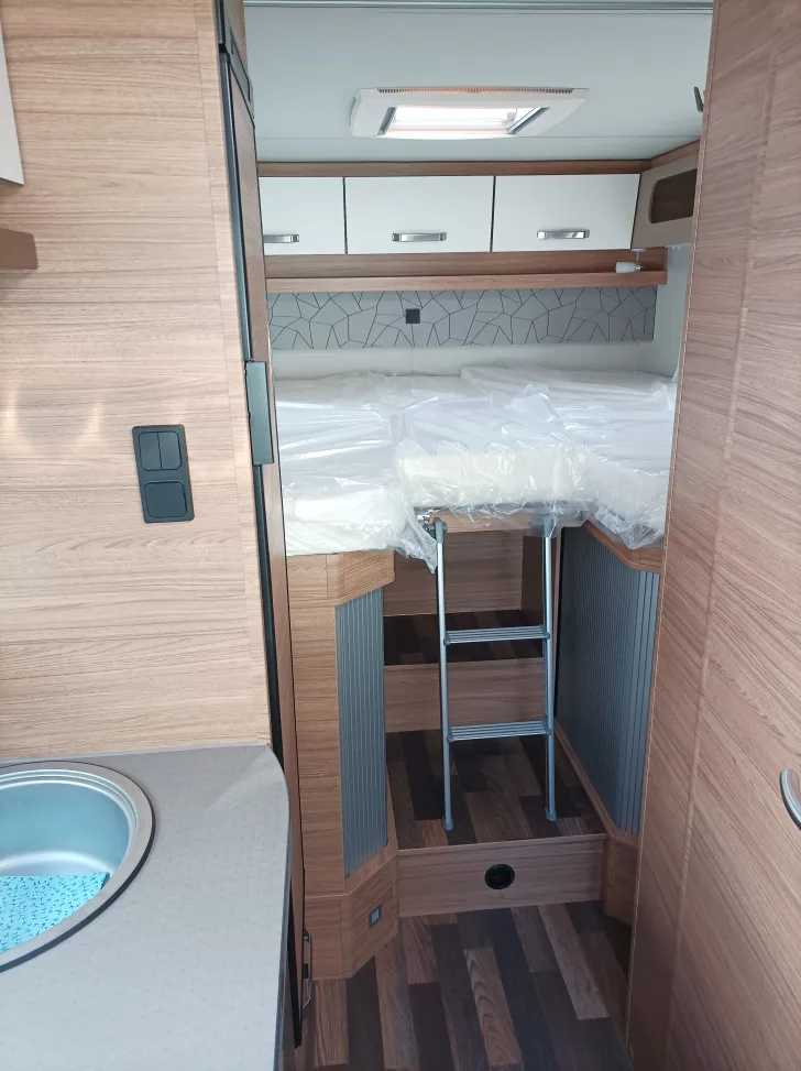 Fahrzeugbild Weinsberg CaraCompact 640 MEG EDITION [PEPPER] 3,5 T - Automatik #10