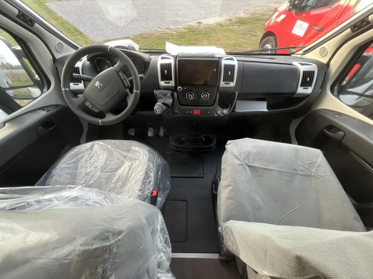 Fahrzeugbild Knaus BoxLife Pro 600 STREET (Peugeot) 60 Years mit Aufstelldach #32