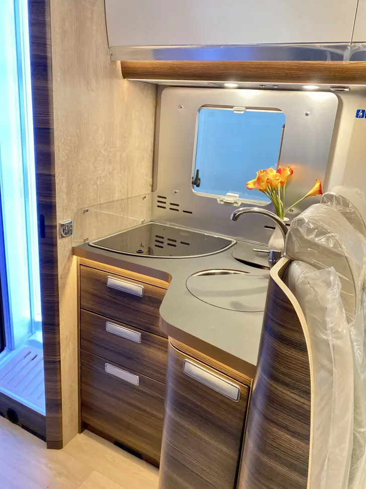 Fahrzeugbild Laika Ecovip H 4109 Messemarathon 14.07-30.08 #10