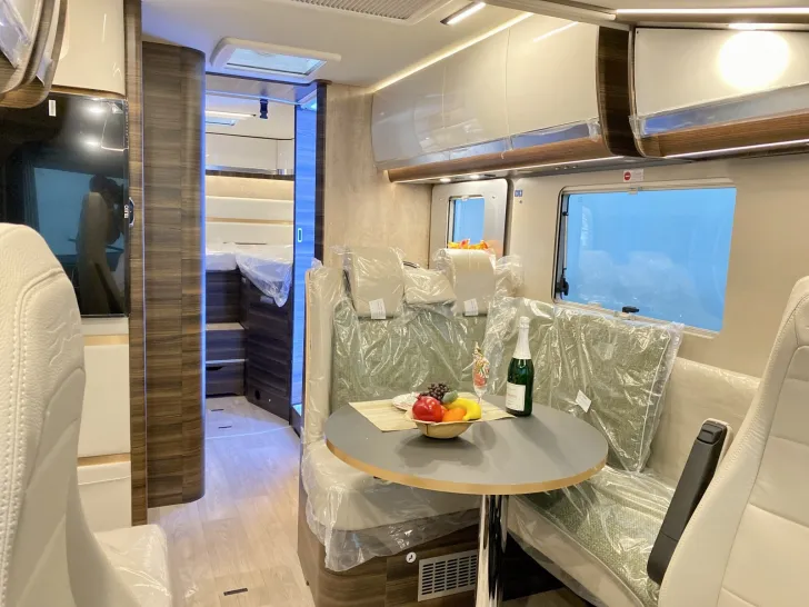 Fahrzeugbild Laika Ecovip H 4109 Messemarathon 14.07-30.08 #14