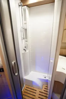 Fahrzeugbild Laika Ecovip L 2009 (Autom. RFK Navi Markise) #9