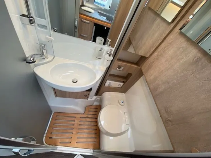 Fahrzeugbild Laika Ecovip H 2109 #7