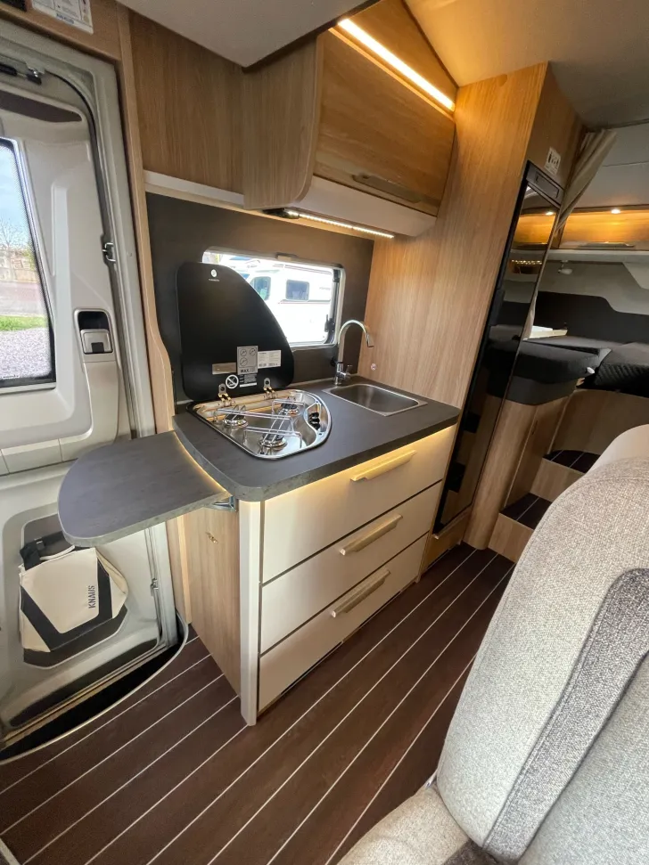 Fahrzeugbild Knaus Sky Wave 650 MEG 60 Years #9