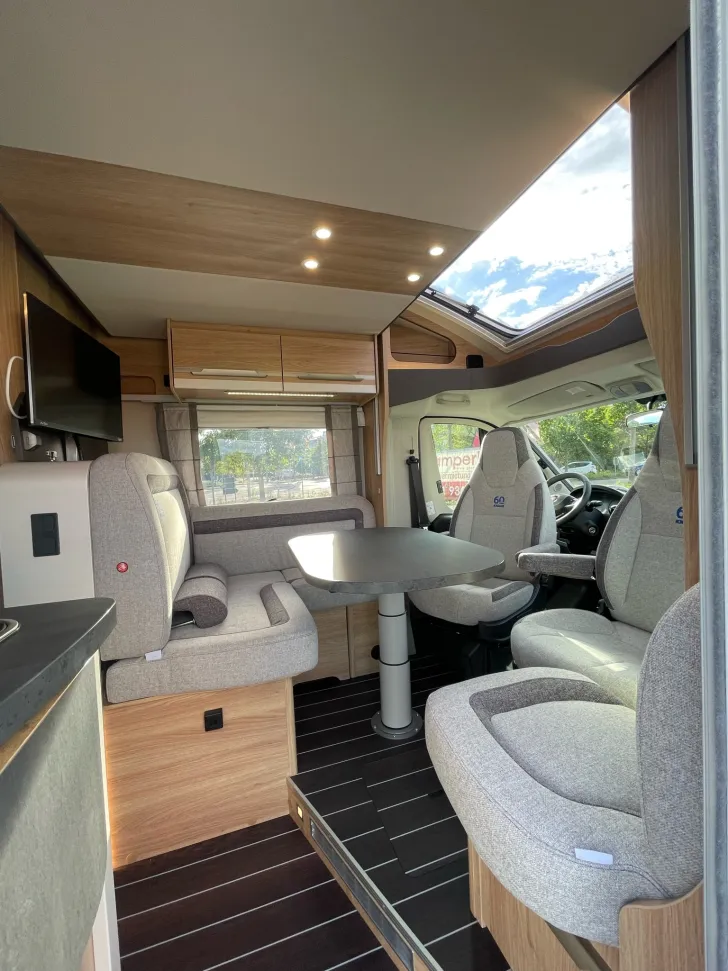 Fahrzeugbild Knaus Sky Wave 650 MEG 60 Years #7