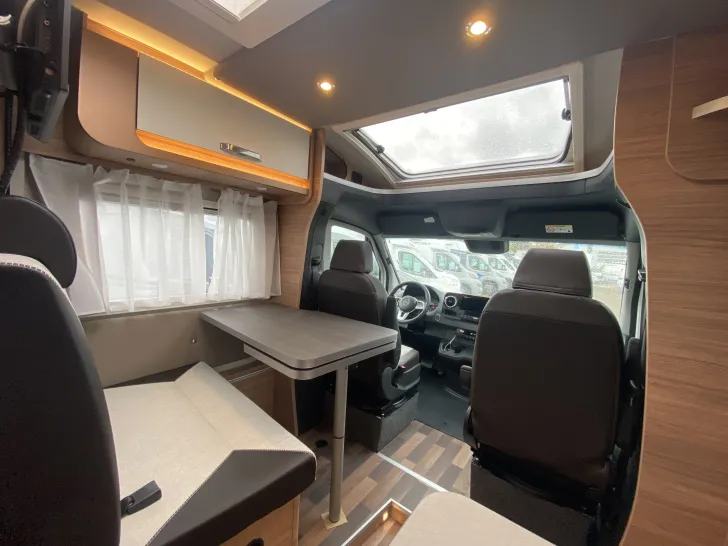 Fahrzeugbild Weinsberg CaraCompact 640 MEG EDITION [PEPPER] #8