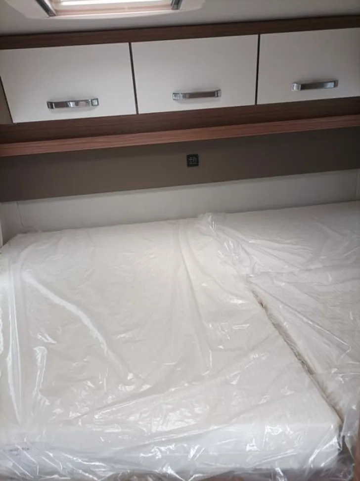 Fahrzeugbild Weinsberg X-CURSION VAN 500 MQ EDITION [PEPPER] Easy-Move Bett 2 Pers. #12