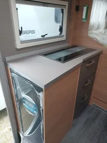 Fahrzeugbild Weinsberg X-CURSION VAN 500 MQ EDITION [PEPPER] Easy-Move Bett 2 Pers. #10