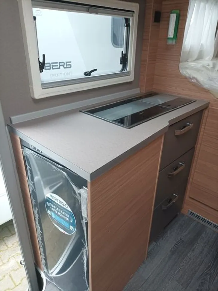 Fahrzeugbild Weinsberg X-CURSION VAN 500 MQ EDITION [PEPPER] Easy-Move Bett 2 Pers. #10