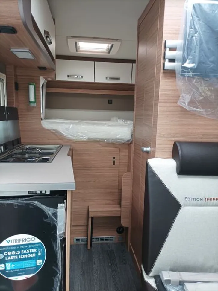 Fahrzeugbild Weinsberg X-CURSION VAN 500 MQ EDITION [PEPPER] Easy-Move Bett 2 Pers. #8