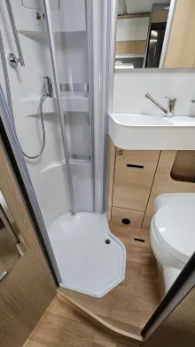 Fahrzeugbild Hymer B-Klasse MC T 600 WhiteLine Lifepo4 Hubbett #11