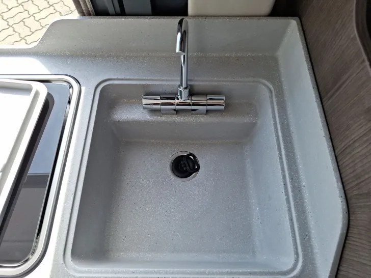 Fahrzeugbild Benimar Benivan B100 Extreme Aufstelldach Markise #11