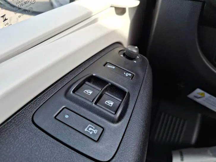 Fahrzeugbild Benimar Benivan B100 Extreme Aufstelldach Markise #19