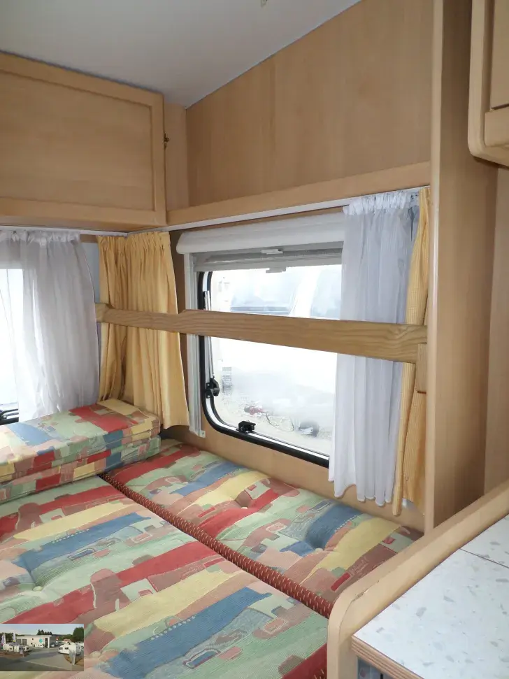 Fahrzeugbild Bürstner Fun 435 Nr. 18 - Doppelbett, Klappbett #18