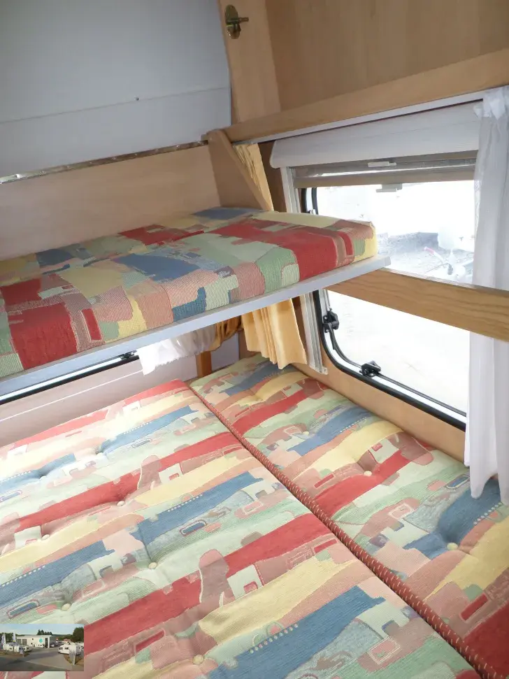 Fahrzeugbild Bürstner Fun 435 Nr. 18 - Doppelbett, Klappbett #23