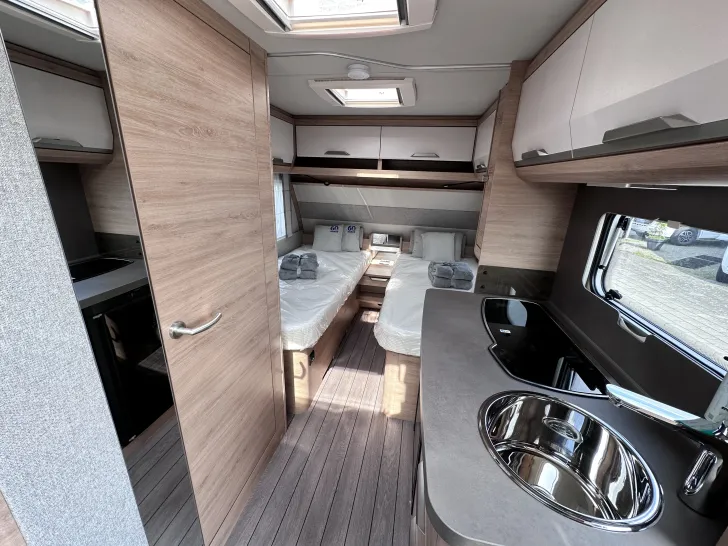 Fahrzeugbild Knaus Südwind 460 EU 60 Years #12