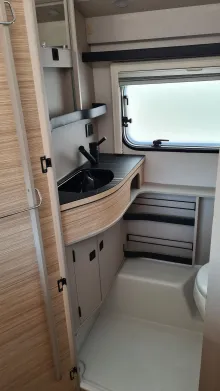 Fahrzeugbild Hymer Eriba Touring 542 Tango Red Edition #17