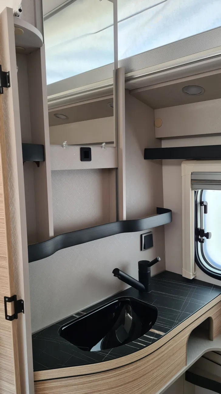 Fahrzeugbild Hymer Eriba Touring 542 Tango Red Edition #18