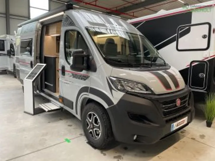 Fahrzeugbild Challenger Sport Edition V210 Solaranlage #1
