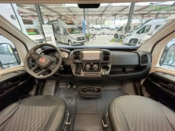 Fahrzeugbild Challenger Sport Edition V210 Solaranlage #4