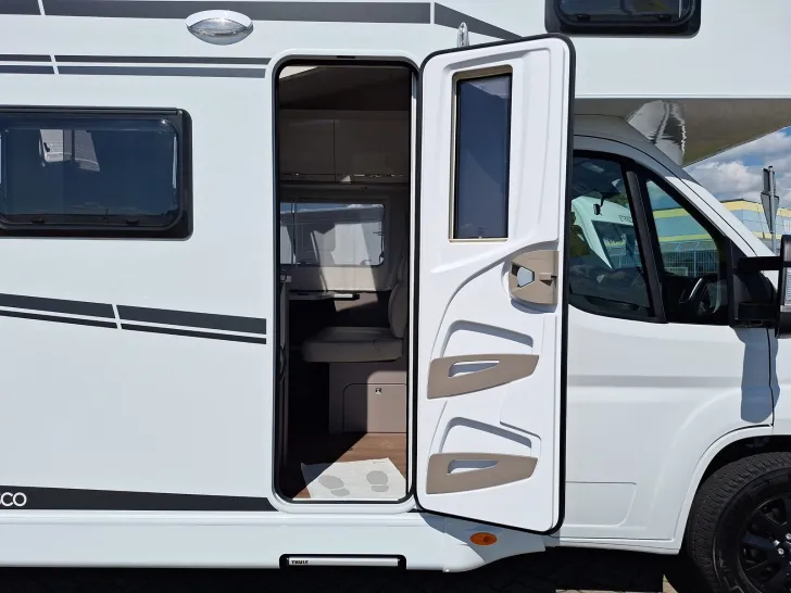 Fahrzeugbild Etrusco A 7300 DB Chassis NAVI RFK MARKISE #8