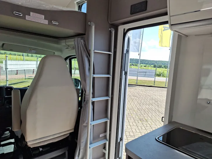 Fahrzeugbild Etrusco A 7300 DB Chassis NAVI RFK MARKISE #13