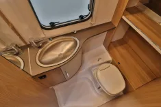 Bild 18 Bürstner Premio Plus 410 TS/1.Hand/Rundsitzgruppe+Hubbett