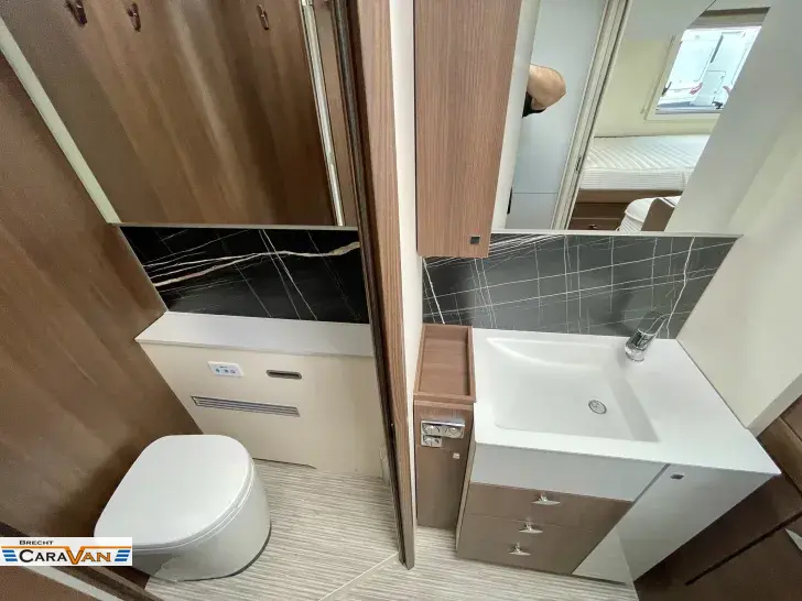 Fahrzeugbild Bürstner Elegance I 910 G UVP 237.346 Euro #9