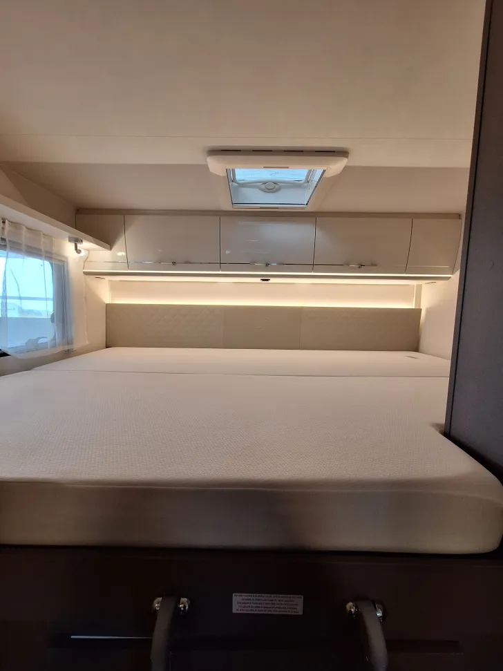 Fahrzeugbild Etrusco A 7300 DB Chassis NAVI RFK MARKISE #17