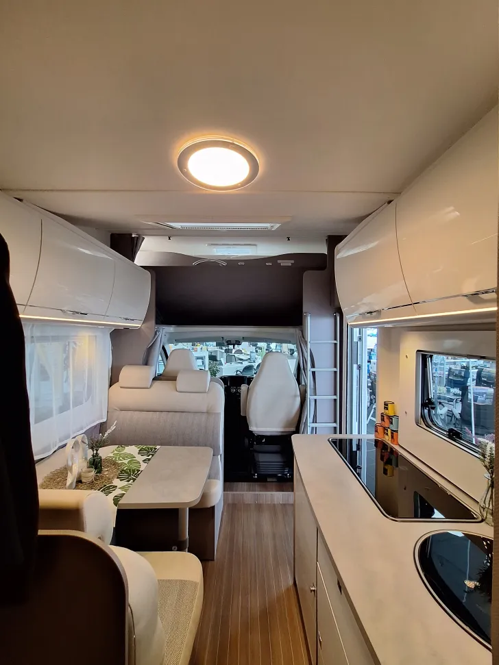 Fahrzeugbild Etrusco A 7300 DB Chassis NAVI RFK MARKISE #21